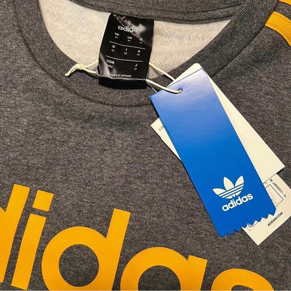 Adidas Sweatshirt (M) - Picture 2 of 2
